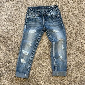 Women’s distressed Miss Me cropped jeans